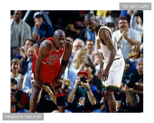 皮蓬无球跑动牵制力仍影响现代侧翼防守逻辑